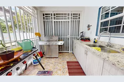 357 W 44th St, Hialeah, FL 33012 - Photo 51