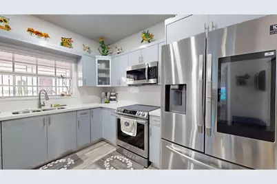 357 W 44th St, Hialeah, FL 33012 - Photo 17