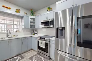 357 W 44th St, Hialeah, FL 33012 - Photo 17