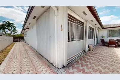 357 W 44th St, Hialeah, FL 33012 - Photo 59