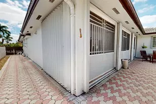 357 W 44th St, Hialeah, FL 33012 - Photo 59