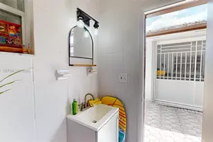 357 W 44th St, Hialeah, FL 33012 - Photo 81