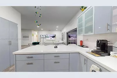 357 W 44th St, Hialeah, FL 33012 - Photo 19