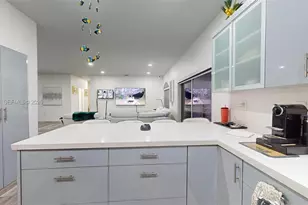 357 W 44th St, Hialeah, FL 33012 - Photo 19
