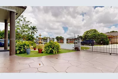 357 W 44th St, Hialeah, FL 33012 - Photo 5
