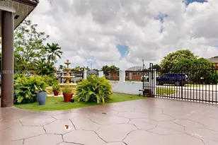357 W 44th St, Hialeah, FL 33012 - Photo 5