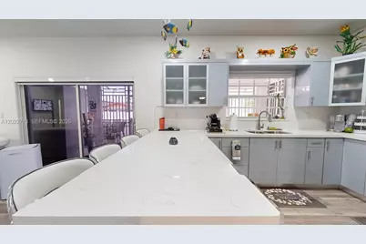 357 W 44th St, Hialeah, FL 33012 - Photo 23