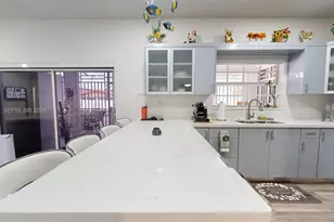 357 W 44th St, Hialeah, FL 33012 - Photo 23