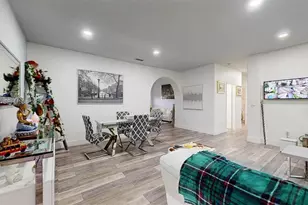 357 W 44th St, Hialeah, FL 33012 - Photo 17