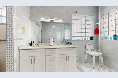 357 W 44th St, Hialeah, FL 33012 - Photo 39