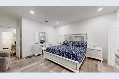 357 W 44th St, Hialeah, FL 33012 - Photo 29
