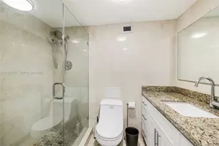 6039 Collins Ave, Miami Beach, FL 33140 - Photo 17