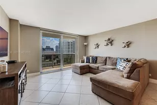 6039 Collins Ave, Miami Beach, FL 33140 - Photo 3