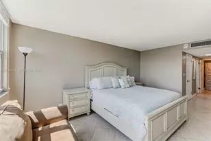 6039 Collins Ave, Miami Beach, FL 33140 - Photo 29