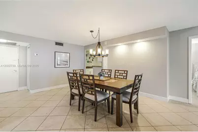 6039 Collins Ave #936, Miami Beach, FL 33140 - Photo 11