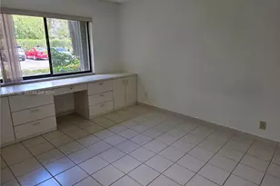 413 Lakeview Dr, Weston, FL 33326 - Photo 17