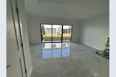 1310 NW 5th St #1310, Florida City, FL 33034 - Photo 5