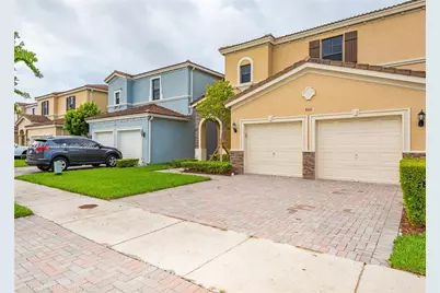 806 NE 191st St, Miami, FL 33179 - Photo 3