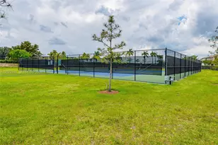 806 NE 191st St, Miami, FL 33179 - Photo 53