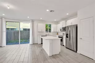 2430 SE 10th Ct, Homestead, FL 33035 - Photo 9