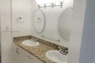 100 Bayview Dr, Sunny Isles Beach, FL 33160 - Photo 9