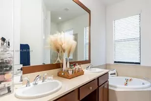 9794 W 34th Ct, Hialeah, FL 33018 - Photo 7