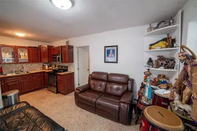 3401 NW 15th St, Miami, FL 33125 - Photo 17