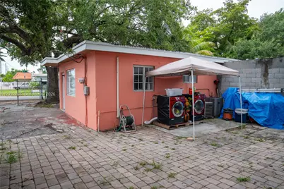 3401 NW 15th St, Miami, FL 33125 - Photo 3