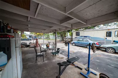 3401 NW 15th St, Miami, FL 33125 - Photo 15