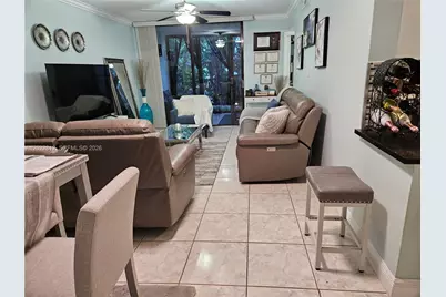 212 Lake Pointe Dr #113, Oakland Park, FL 33309 - Photo 1