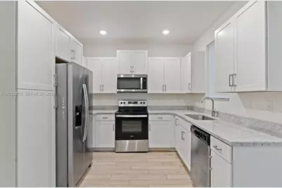 2474 SE 10th Ct, Homestead, FL 33035 - Photo 7