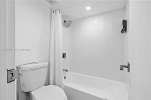 300 Bayview Dr, Sunny Isles Beach, FL 33160 - Photo 31