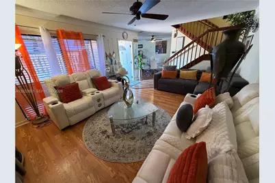 964 Springdale Cir, Palm Springs, FL 33461 - Photo 7