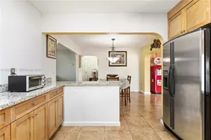 321 NW 96th Ave, Pembroke Pines, FL 33024 - Photo 21