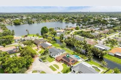321 NW 96th Ave, Pembroke Pines, FL 33024 - Photo 33