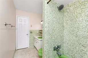 321 NW 96th Ave, Pembroke Pines, FL 33024 - Photo 11
