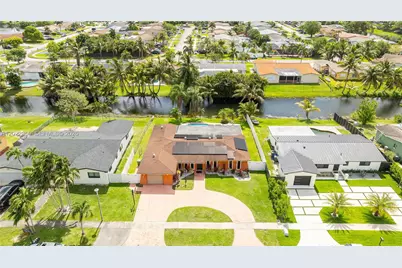 321 NW 96th Ave, Pembroke Pines, FL 33024 - Photo 31