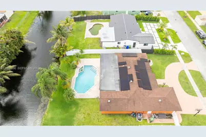 321 NW 96th Ave, Pembroke Pines, FL 33024 - Photo 39