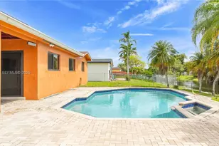321 NW 96th Ave, Pembroke Pines, FL 33024 - Photo 7