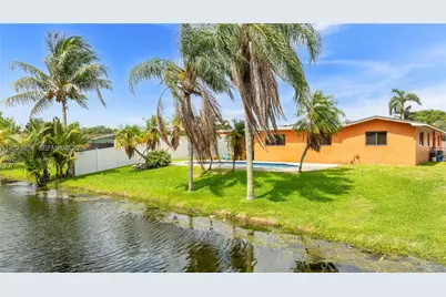 321 NW 96th Ave, Pembroke Pines, FL 33024 - Photo 37
