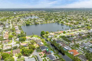 321 NW 96th Ave, Pembroke Pines, FL 33024 - Photo 41