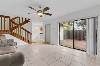 1530 W Harmony Lake Cir, Davie, FL 33324 - Photo 11