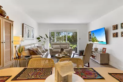 950 Hillcrest Dr #212, Hollywood, FL 33021 - Photo 3