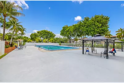 950 Hillcrest Dr #212, Hollywood, FL 33021 - Photo 23