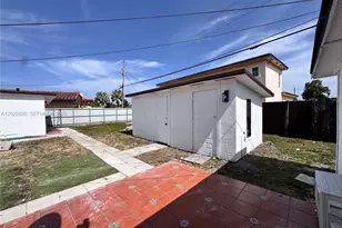 9310 SW 43rd St, Miami, FL 33165 - Photo 15