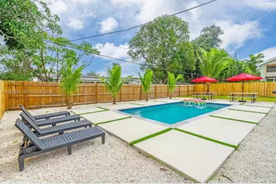 17621 NE 7th Ave, Miami, FL 33162 - Photo 43