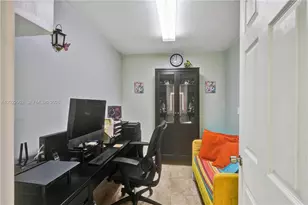 10730 SW 47th St, Miami, FL 33165 - Photo 11