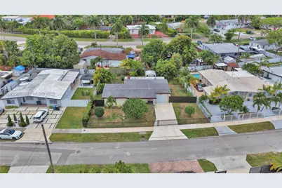10730 SW 47th St, Miami, FL 33165 - Photo 39