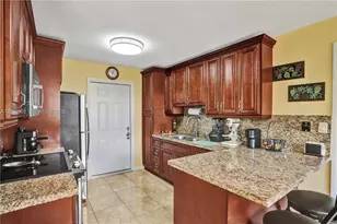 10730 SW 47th St, Miami, FL 33165 - Photo 19