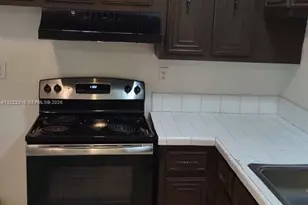 496 NW 165th St Rd, Miami, FL 33169 - Photo 3